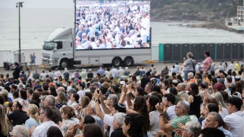 澳大(da)利亞：全國「深思日(ri)」悼念邦迪灘恐怖襲擊受害者