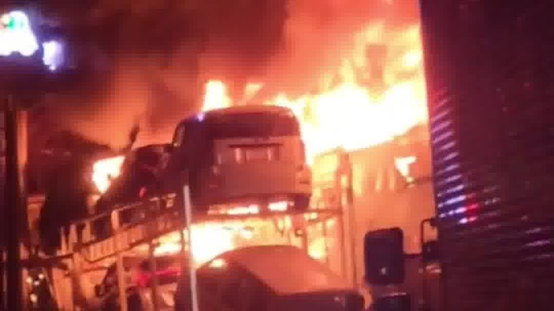 日(ri)本(ben)群馬縣67輛車連環相撞2死26傷　現場一(yi)片火海